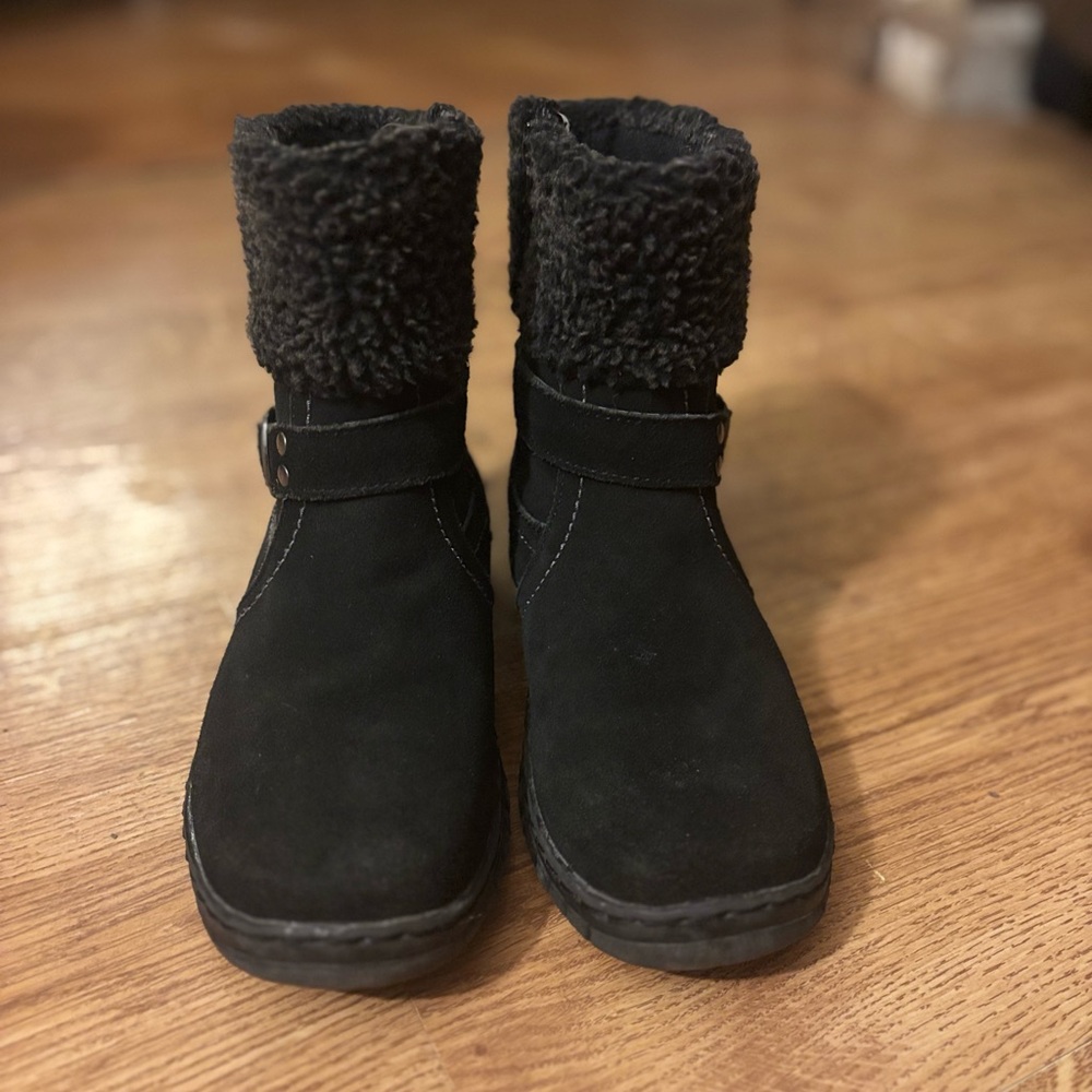 Cozy Black Ankle Boots with Fur Trim sz 6